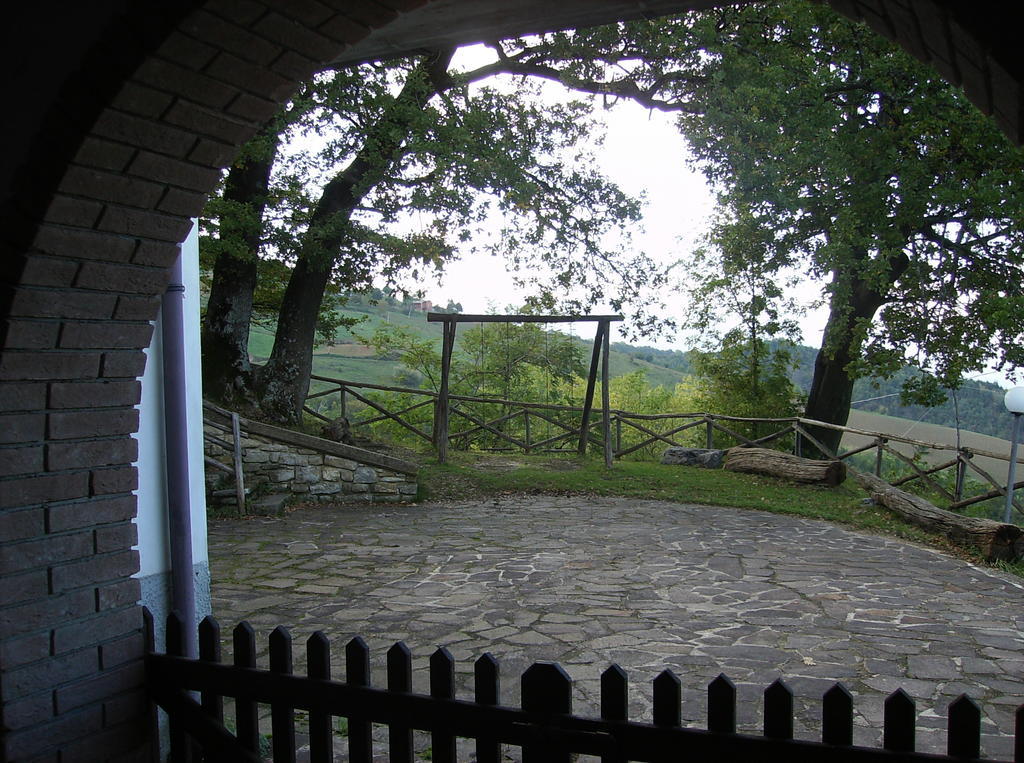 Готель Agriturismo Lu Formaggio Castelli Екстер'єр фото